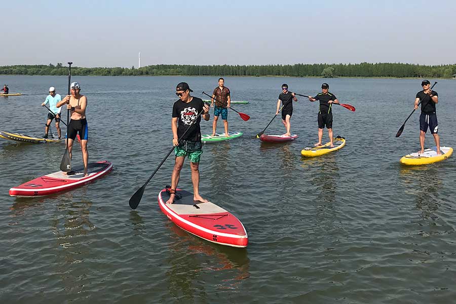 STAND UP PADDLEBOARDING